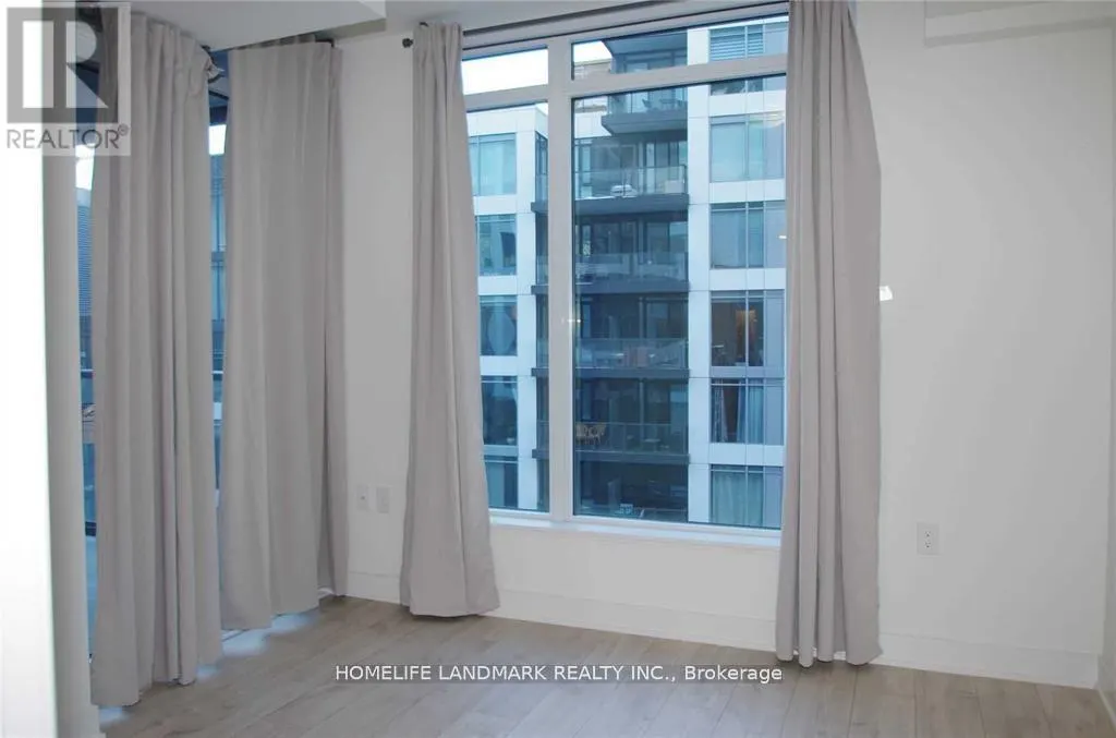 1113 - 27 BATHURST STREET