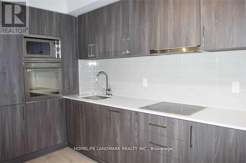 1113 - 27 BATHURST STREET