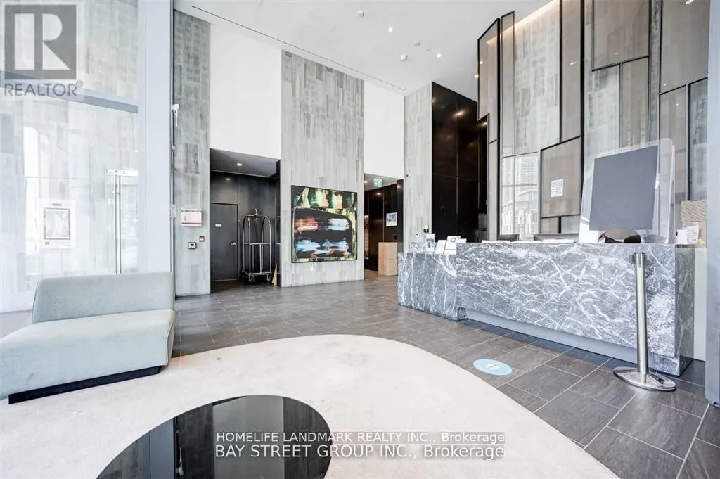 1113 - 27 BATHURST STREET