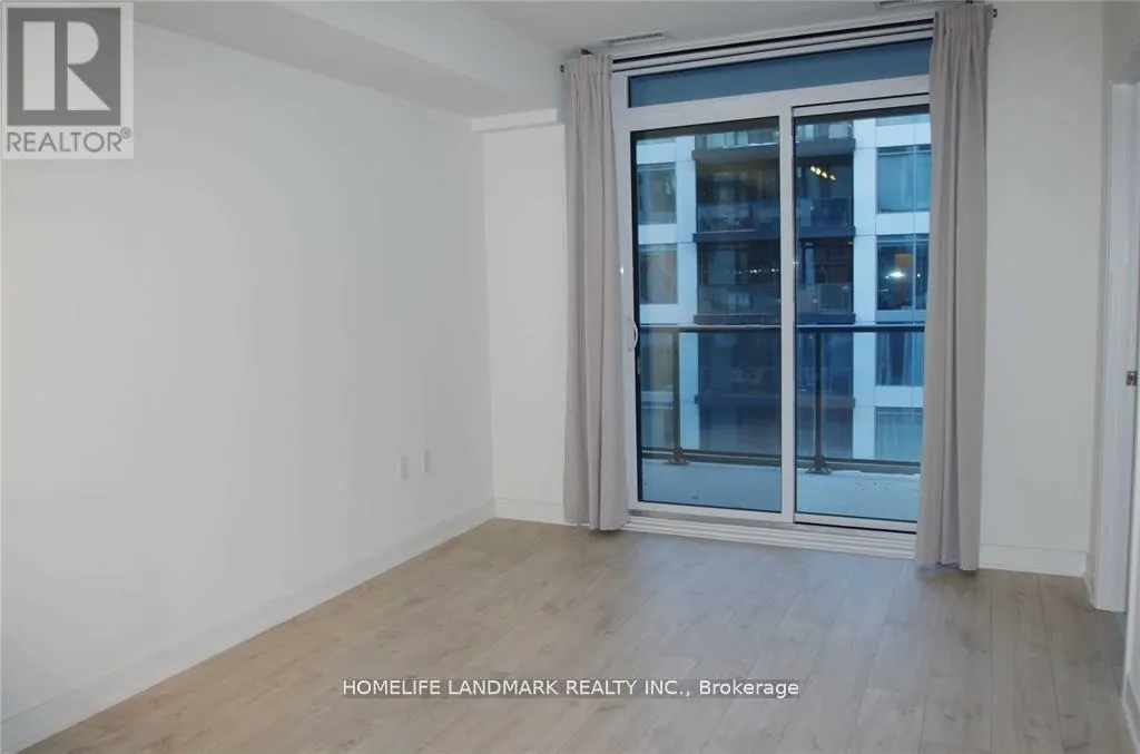 1113 - 27 BATHURST STREET