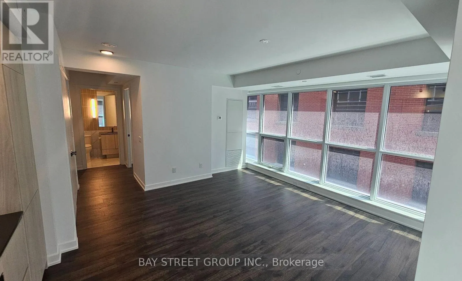 703 - 327 KING STREET W