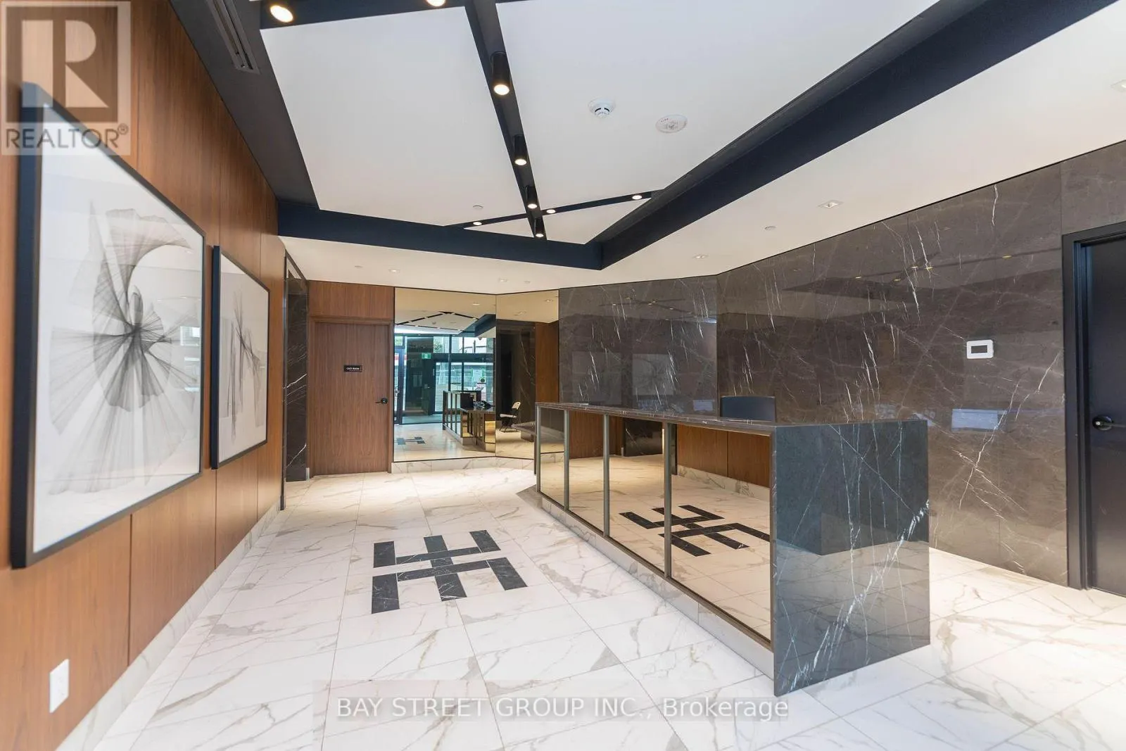 2302 - 327 KING STREET W