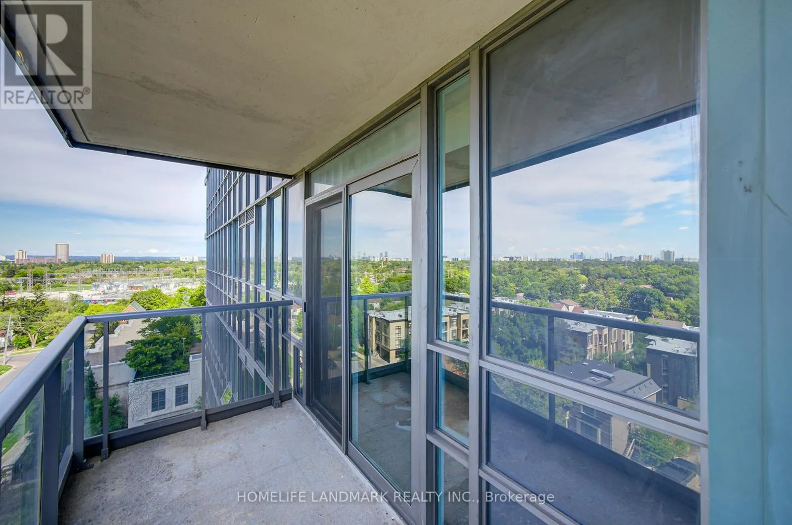 1011 - 15 GREENVIEW AVENUE