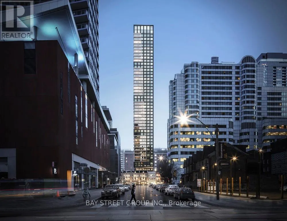 702 - 327 KING STREET W