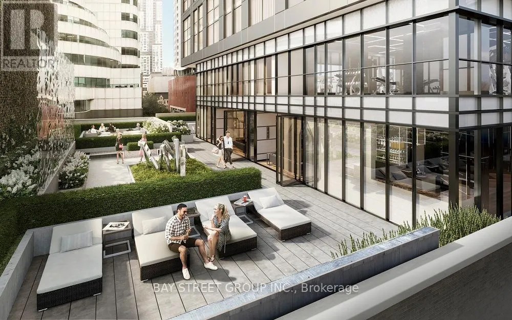 702 - 327 KING STREET W