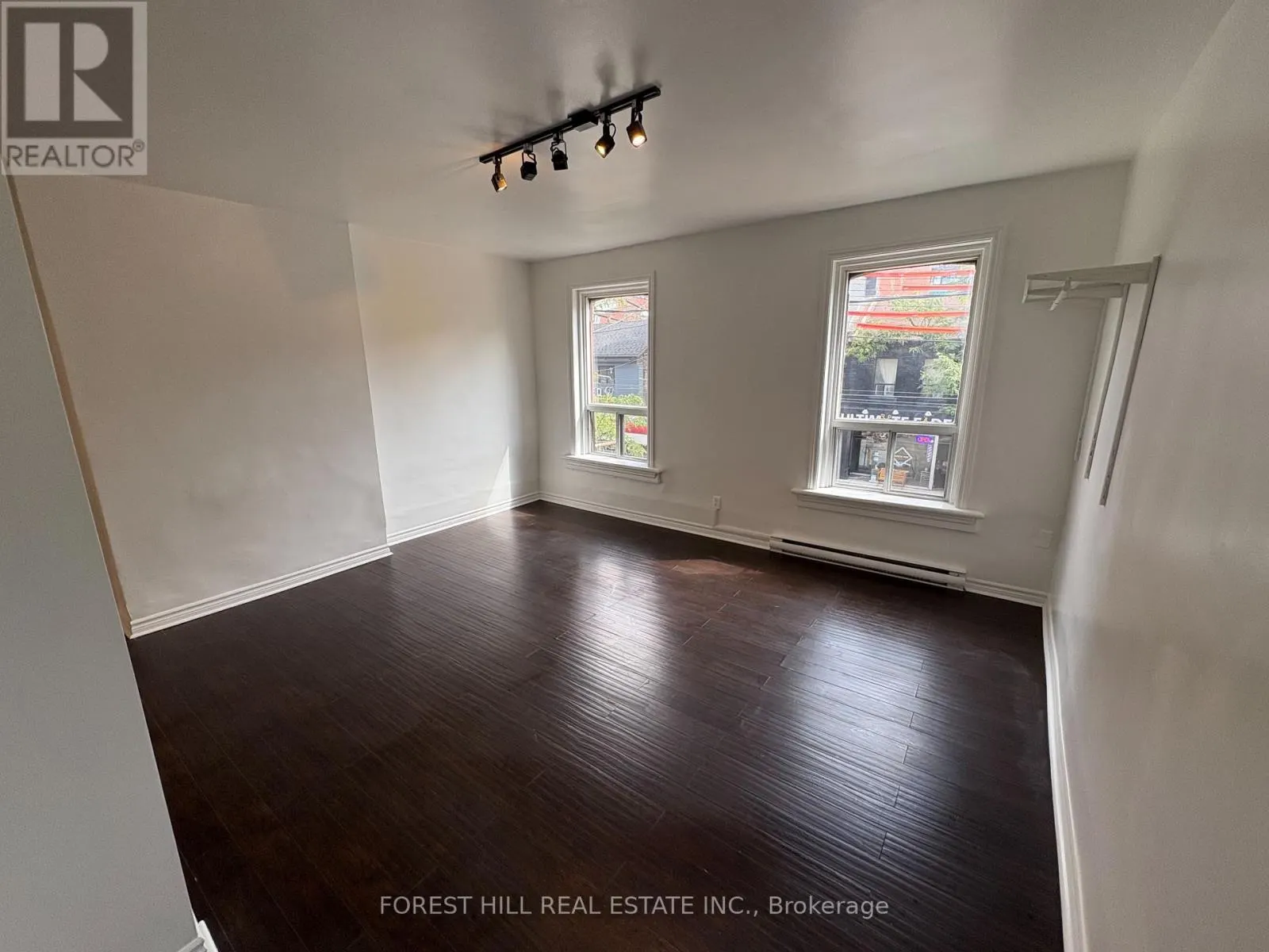 2 - 480 QUEEN STREET W