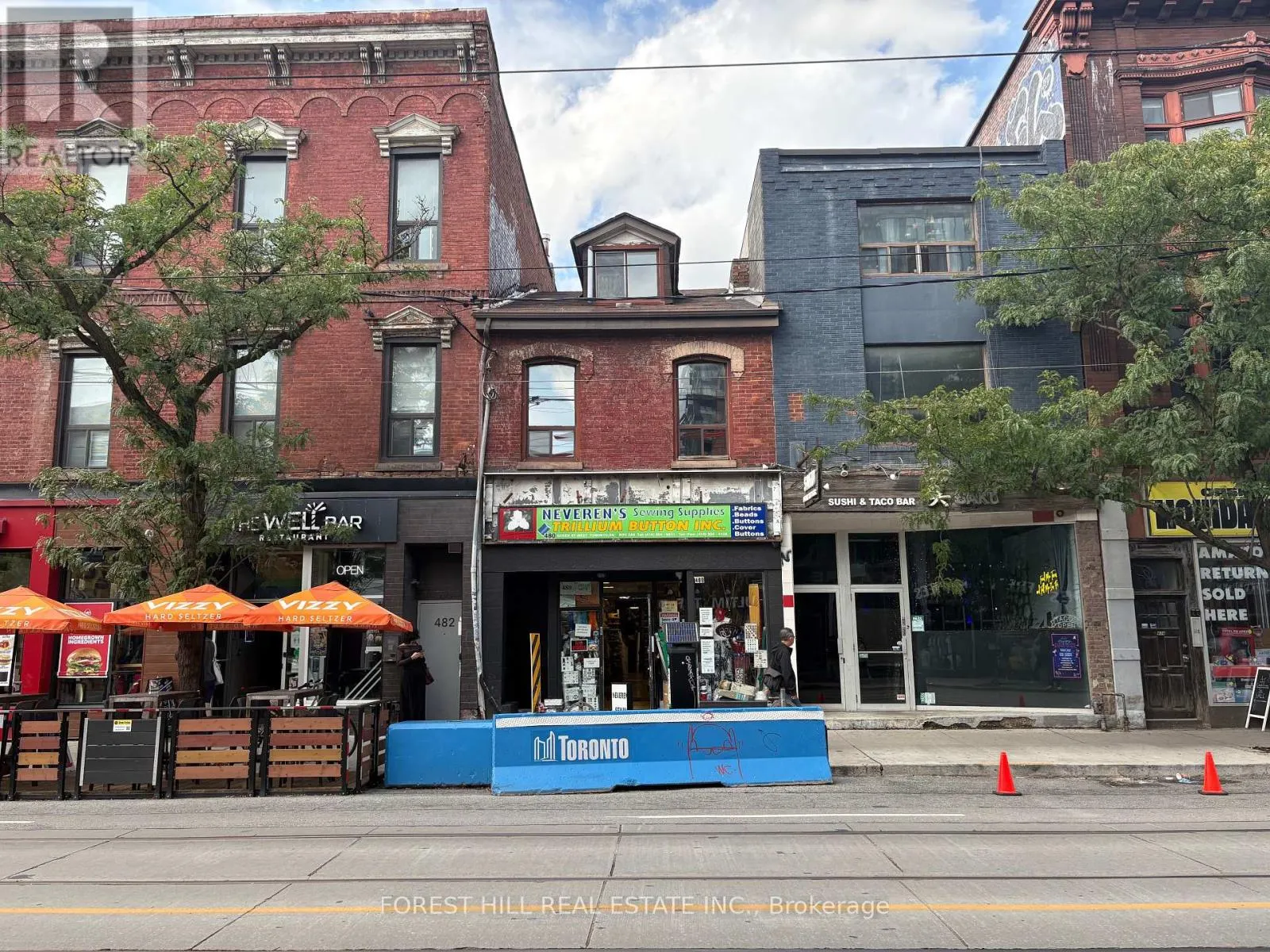 2 - 480 QUEEN STREET W