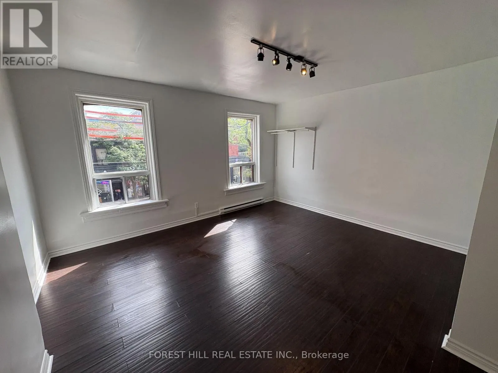 2 - 480 QUEEN STREET W