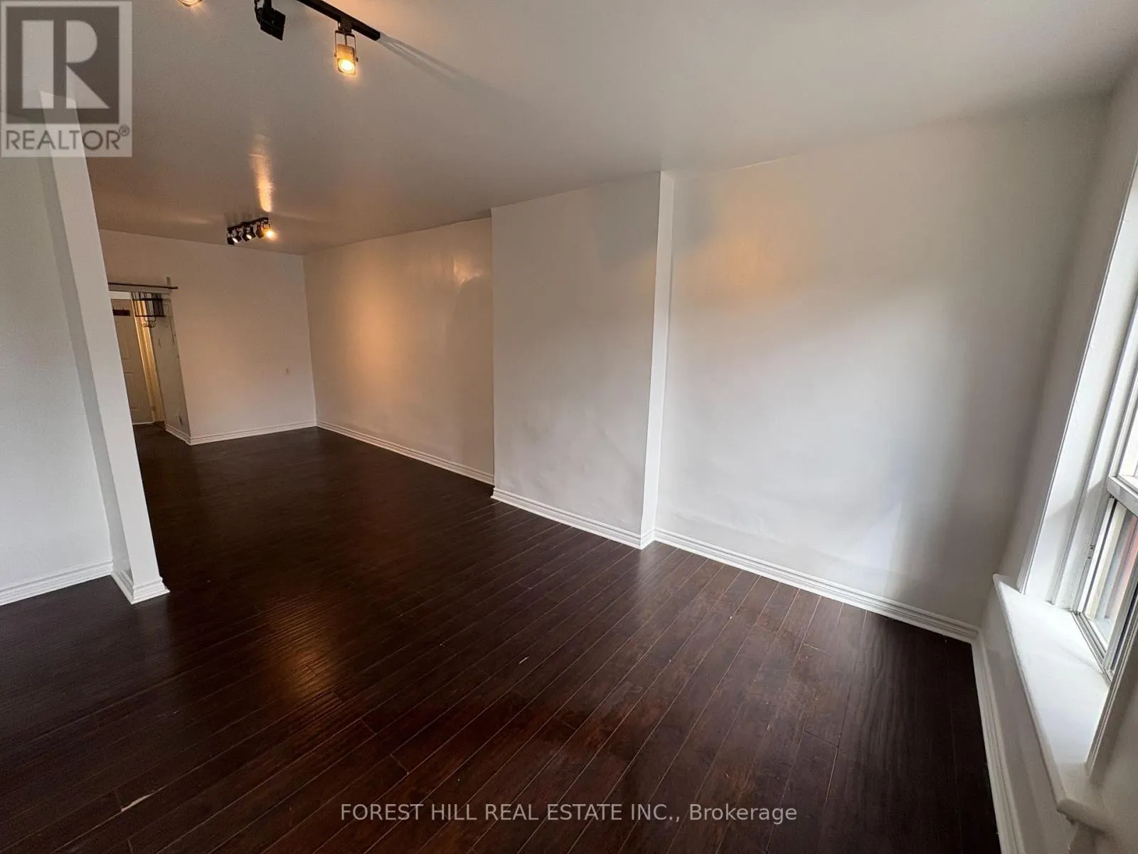 2 - 480 QUEEN STREET W