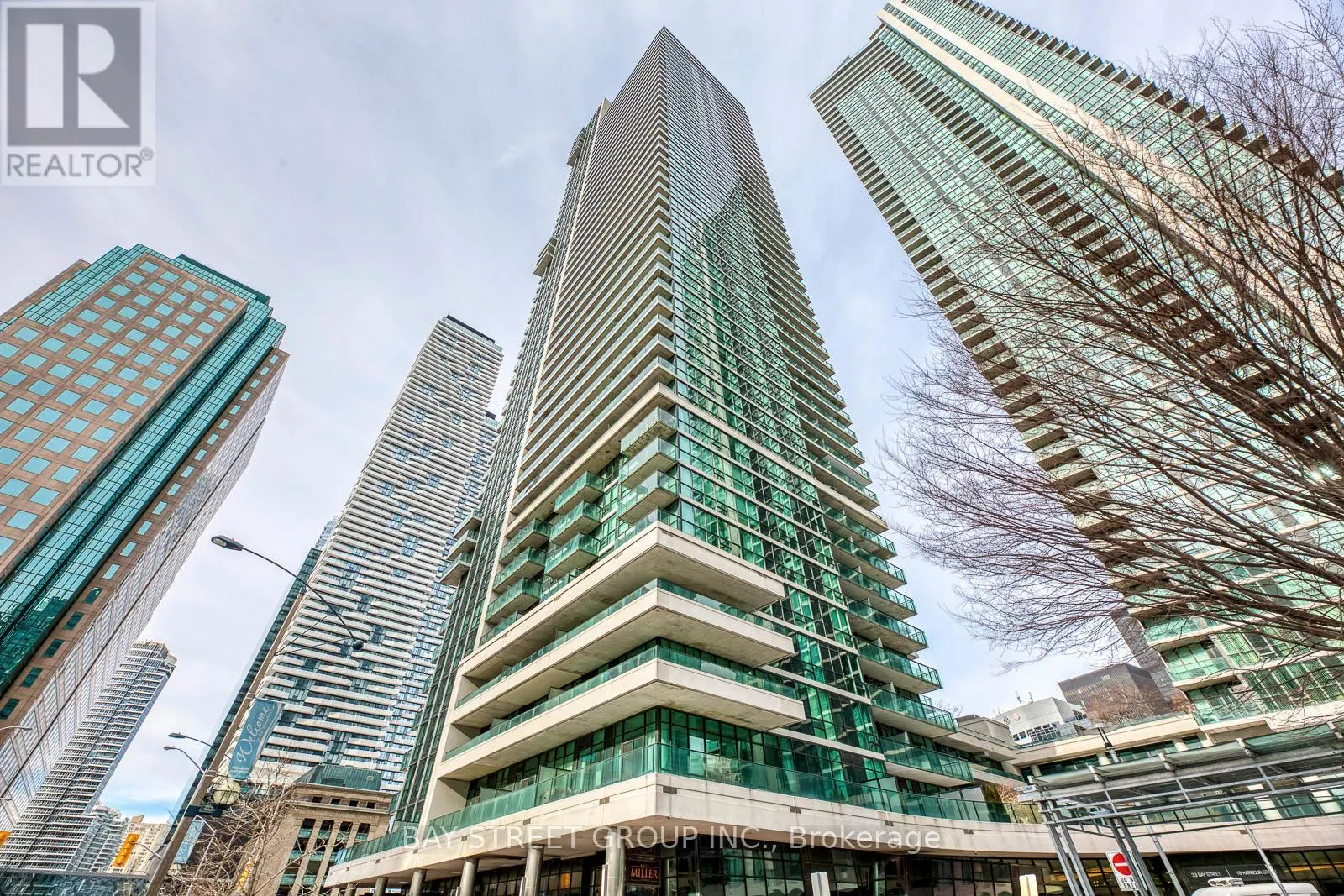 2704 - 33 BAY STREET