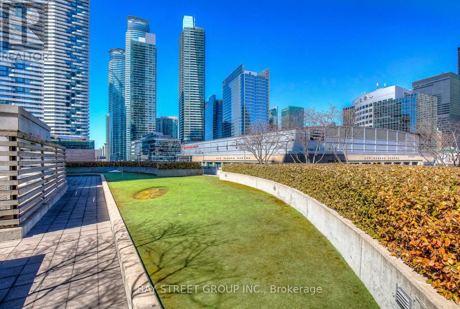 2704 - 33 BAY STREET