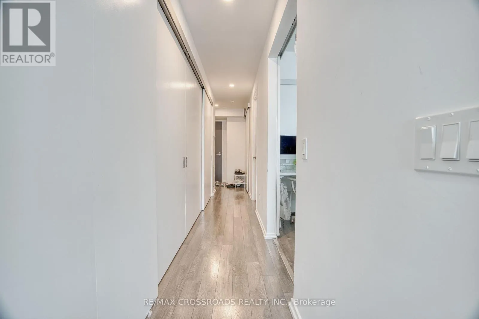 1510 - 197 YONGE STREET