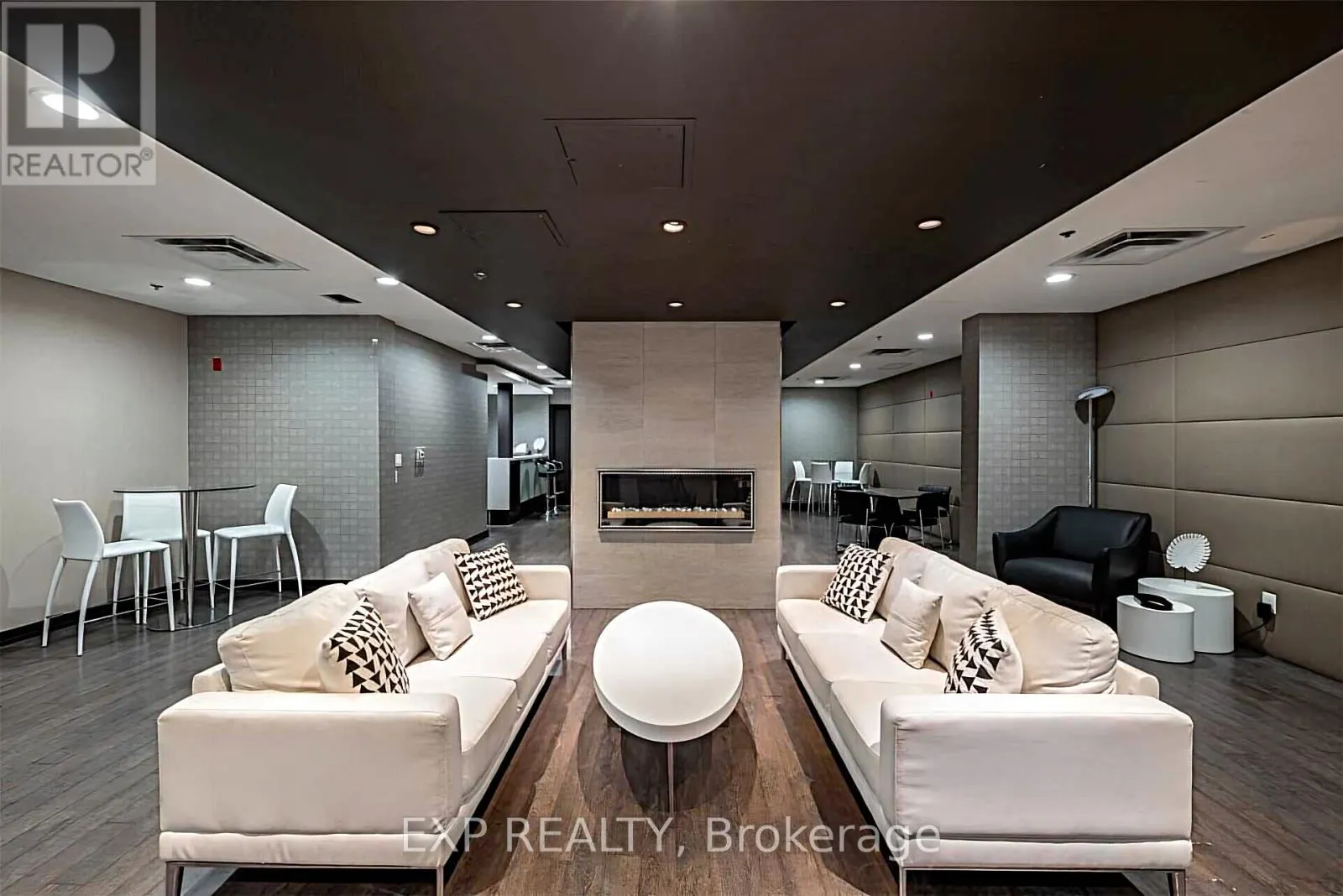723 - 120 DALLIMORE CIRCLE