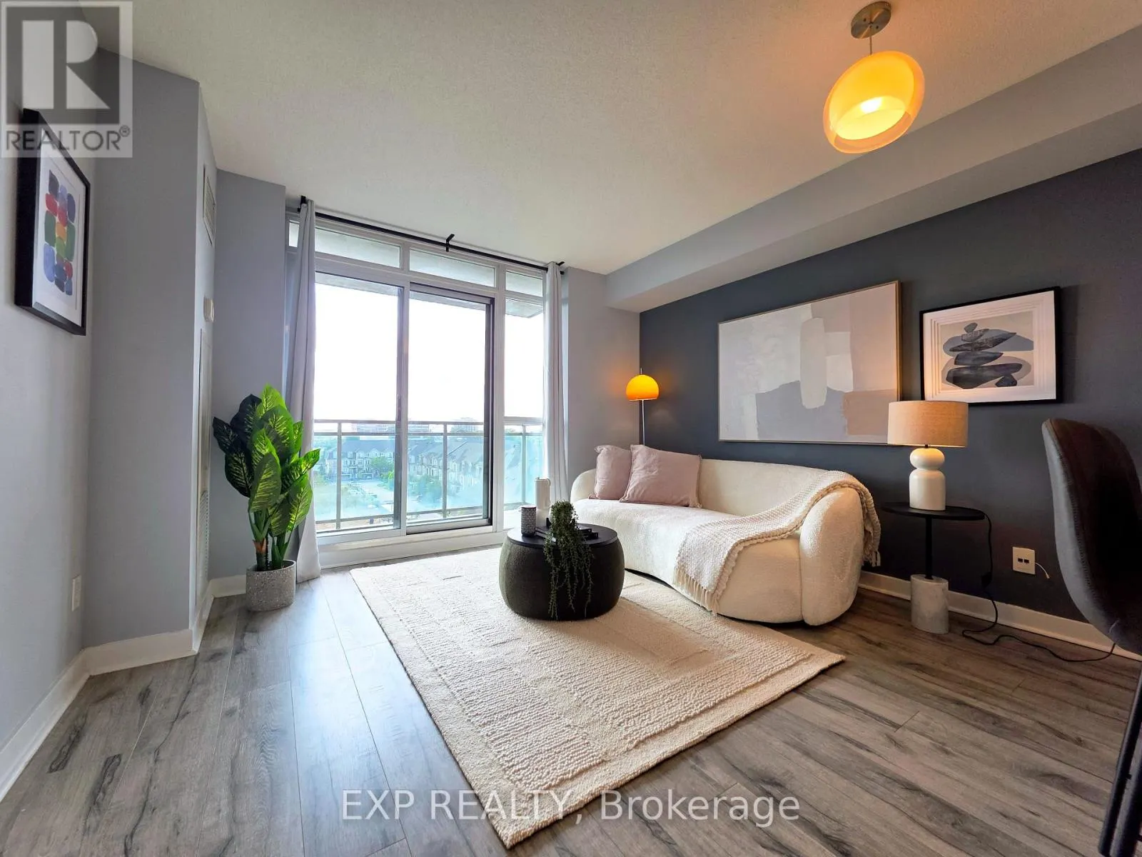 723 - 120 DALLIMORE CIRCLE