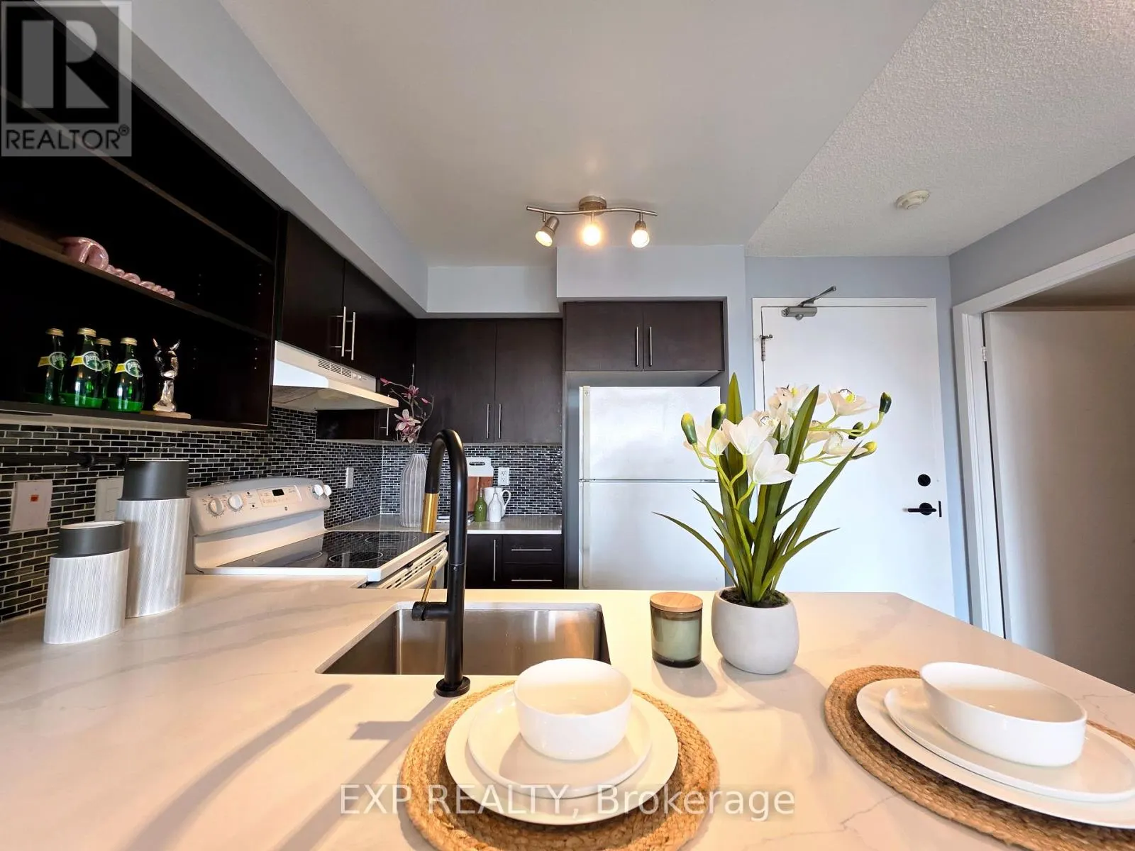 723 - 120 DALLIMORE CIRCLE