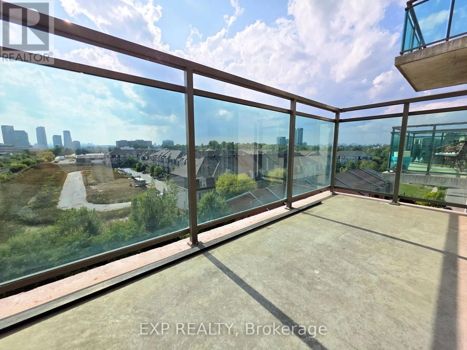 723 - 120 DALLIMORE CIRCLE