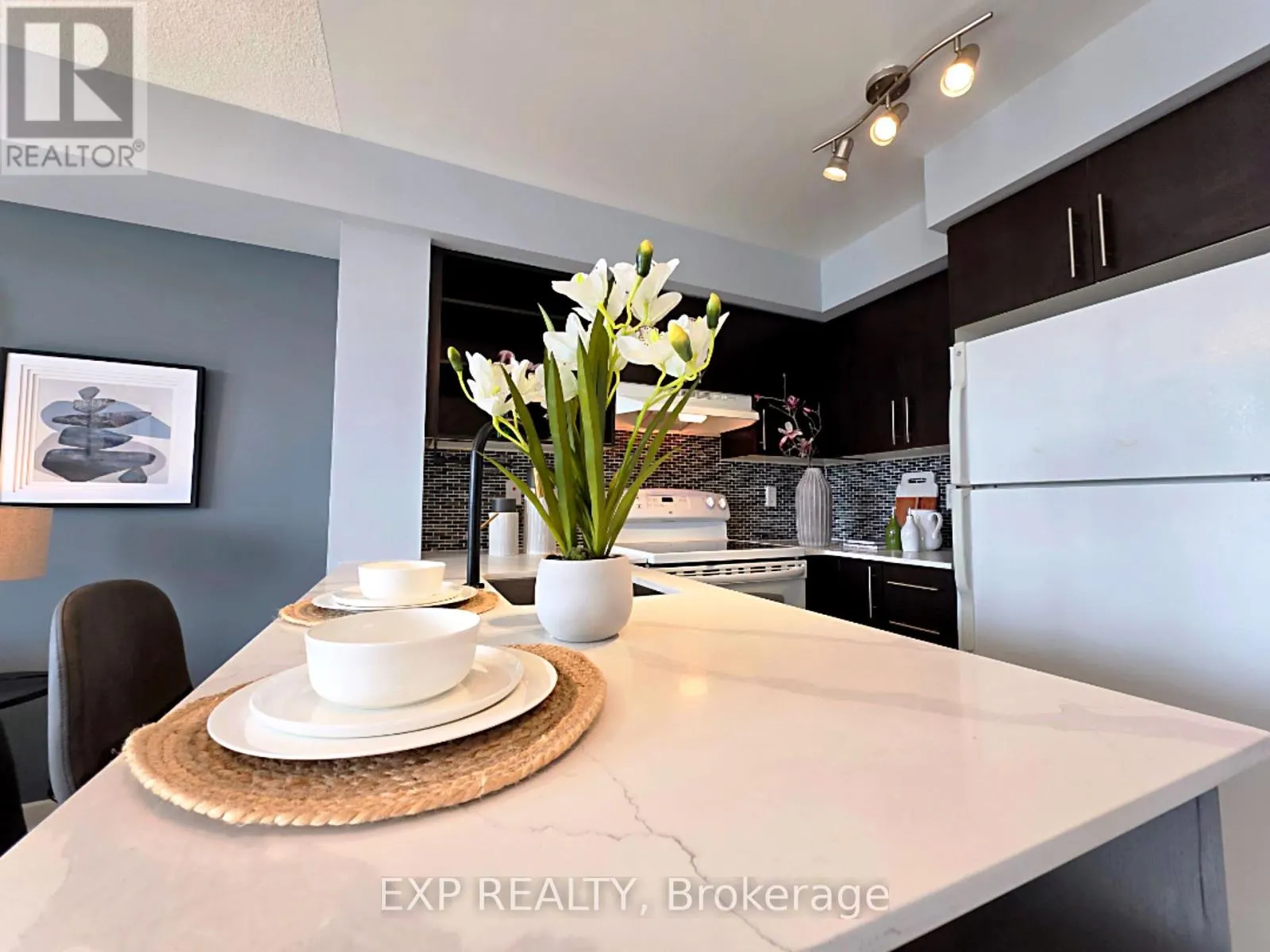 723 - 120 DALLIMORE CIRCLE