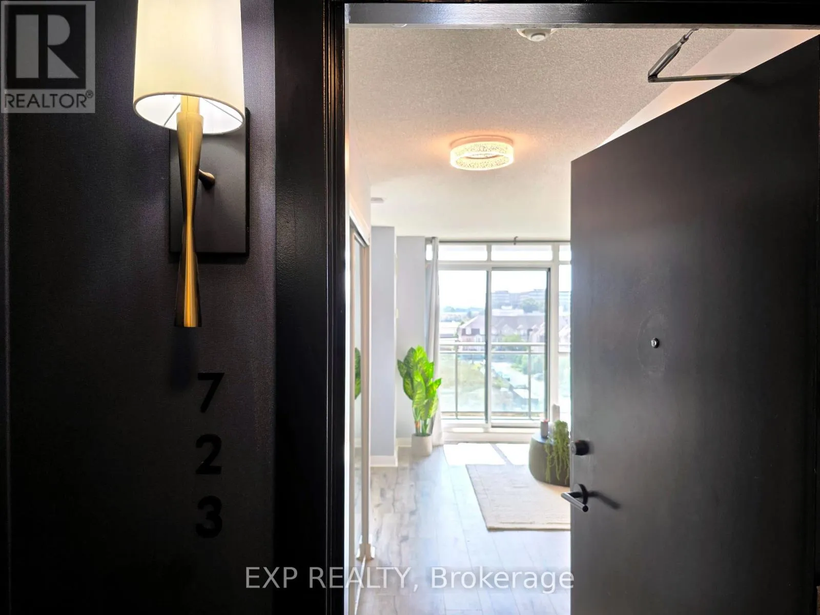 723 - 120 DALLIMORE CIRCLE
