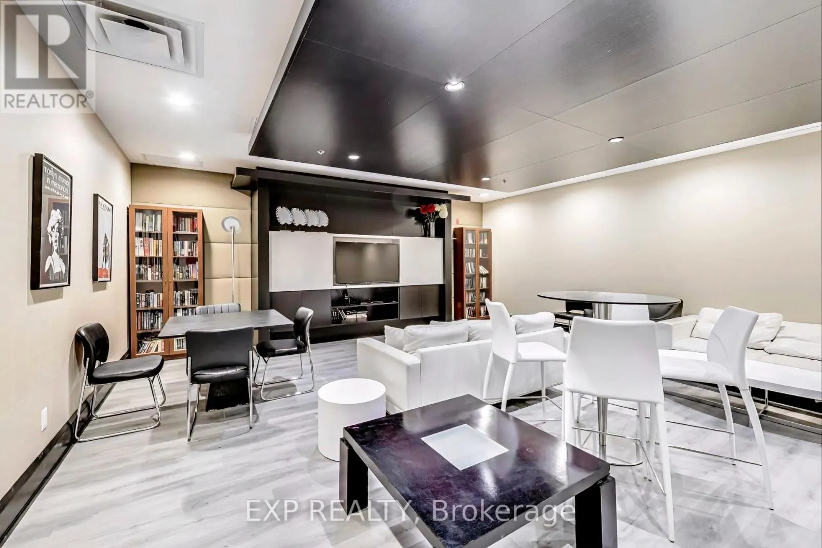 723 - 120 DALLIMORE CIRCLE