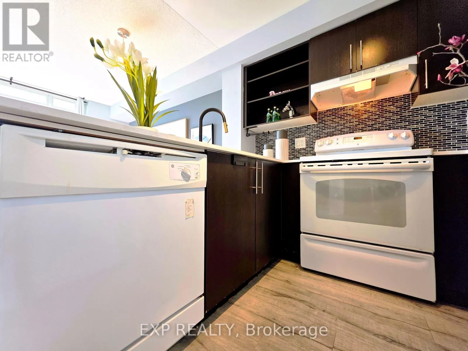 723 - 120 DALLIMORE CIRCLE