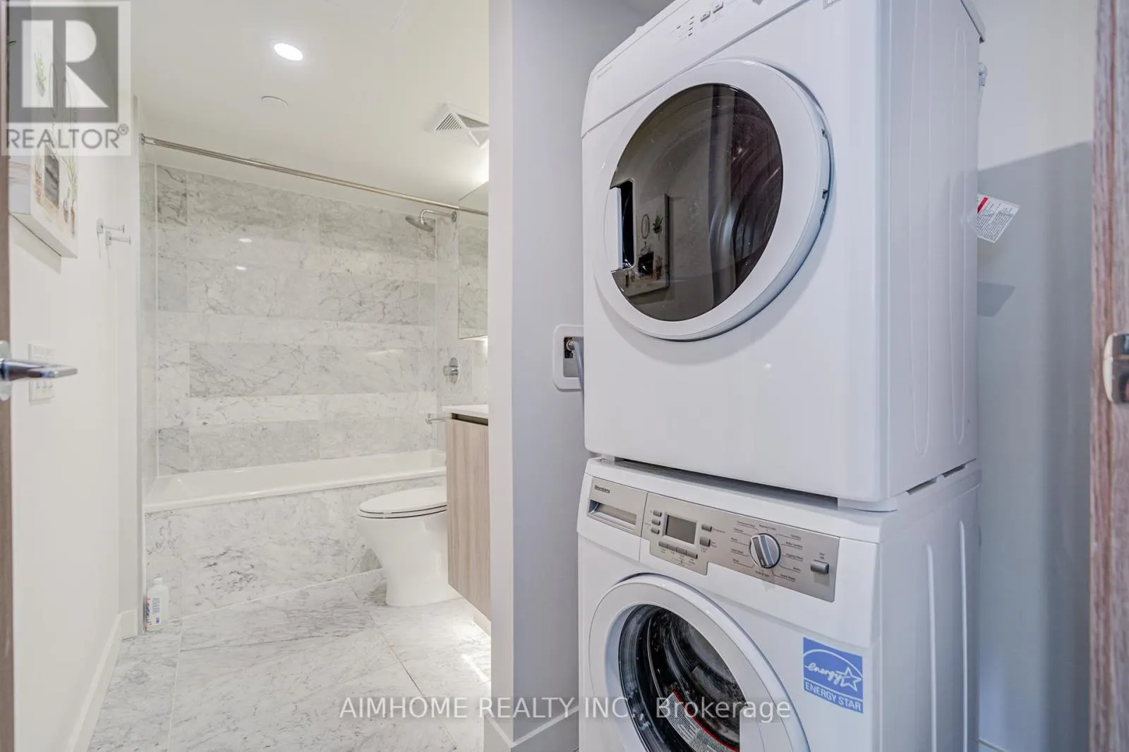 1102 - 19 BATHURST STREET