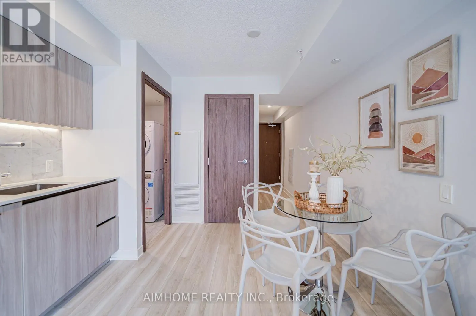 1102 - 19 BATHURST STREET