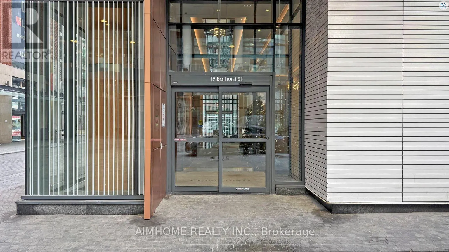 1102 - 19 BATHURST STREET