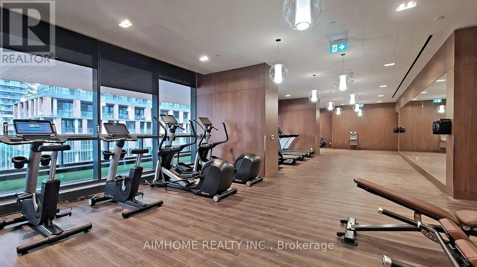 1102 - 19 BATHURST STREET