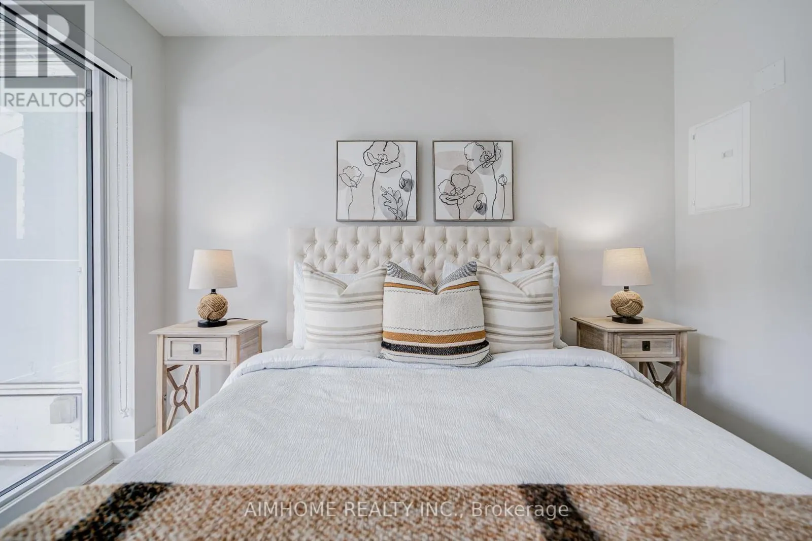 1102 - 19 BATHURST STREET