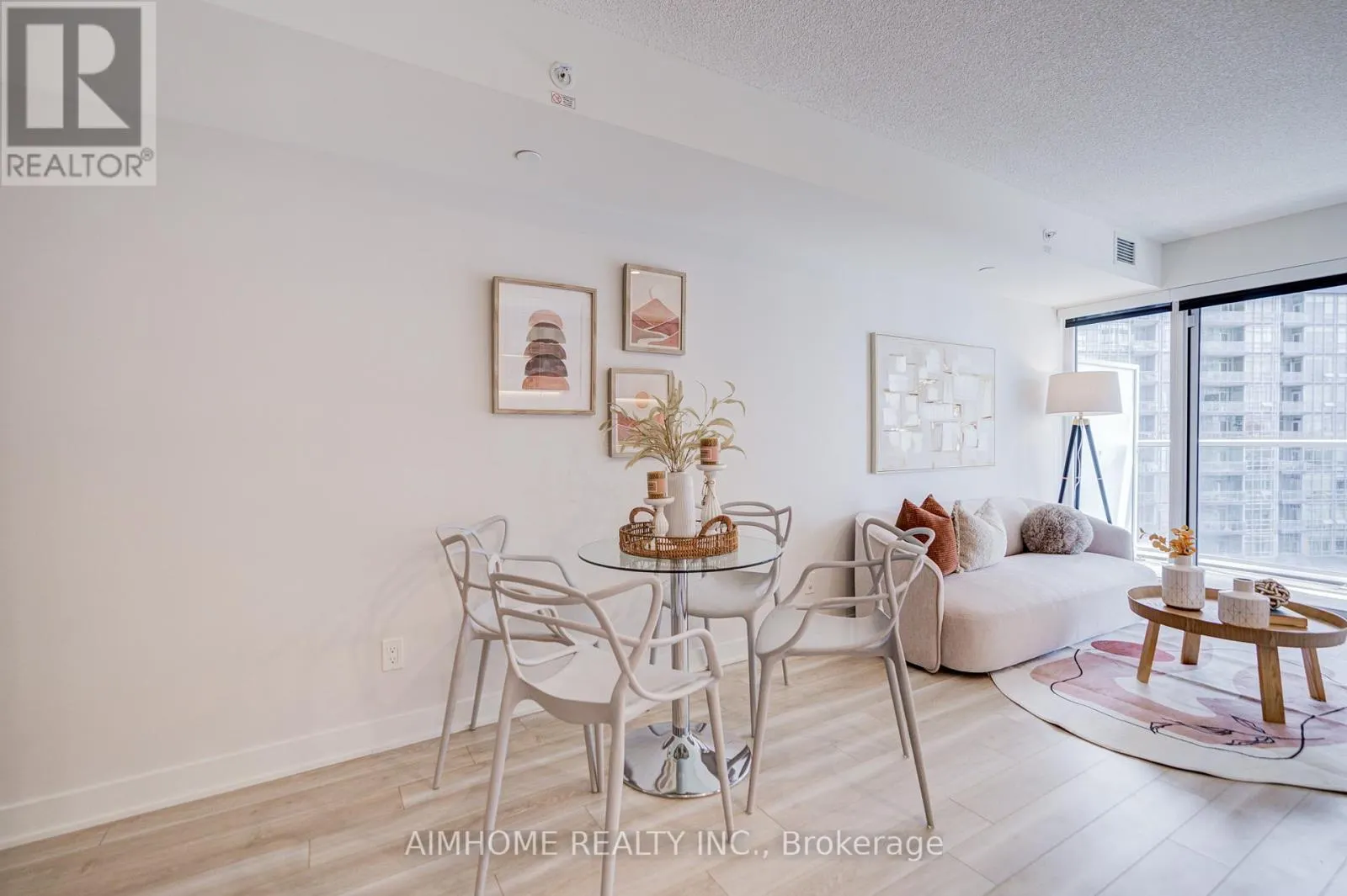 1102 - 19 BATHURST STREET