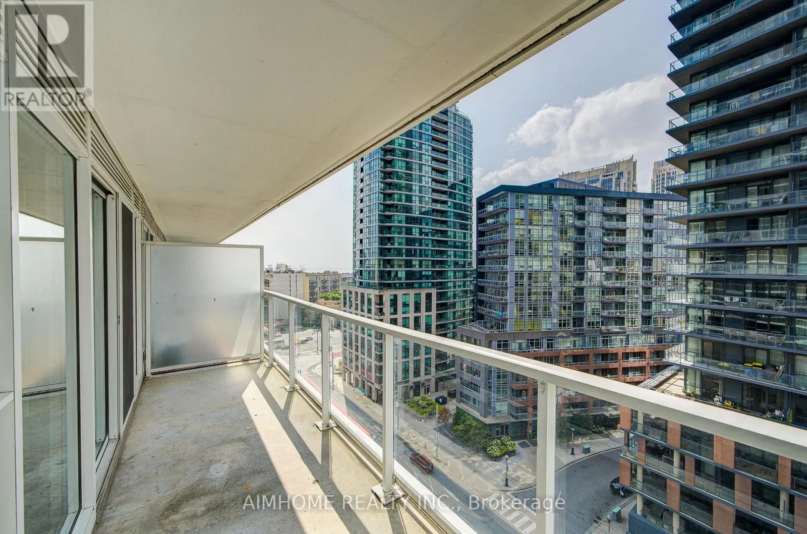 1102 - 19 BATHURST STREET