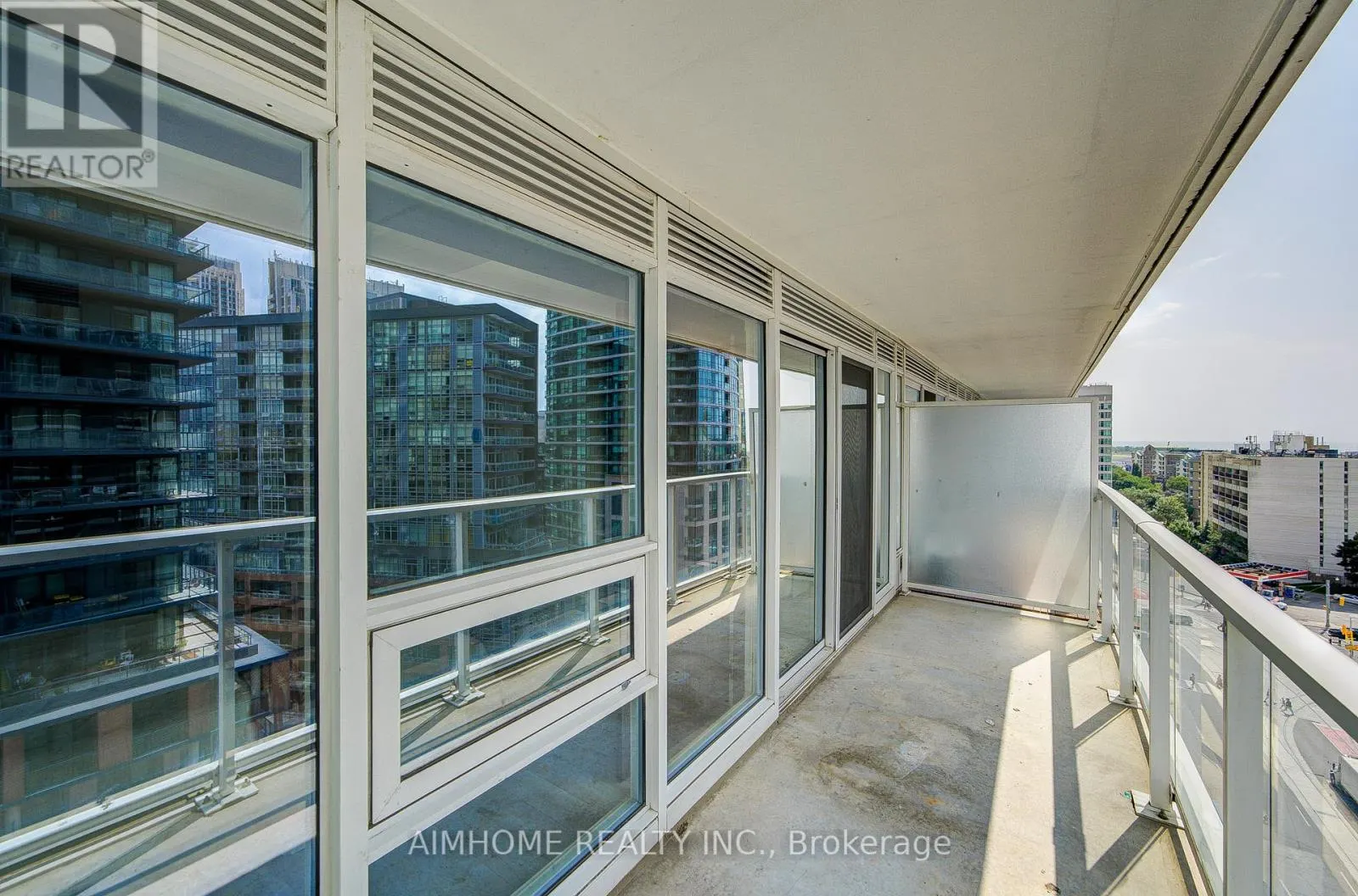 1102 - 19 BATHURST STREET