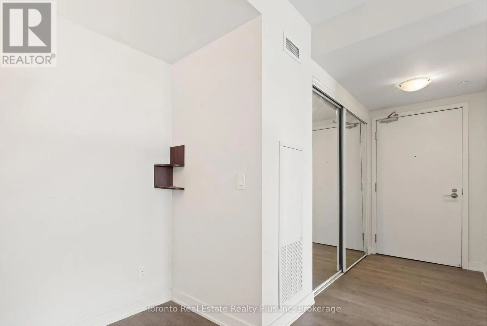 1705 - 2 SONIC WAY