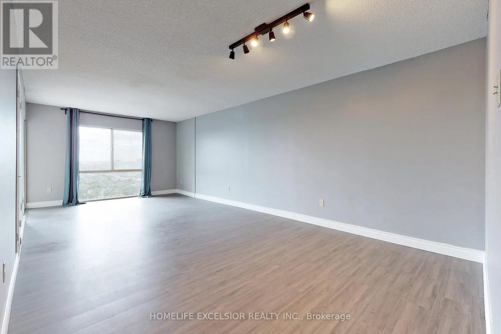 1801 - 5460 YONGE STREET