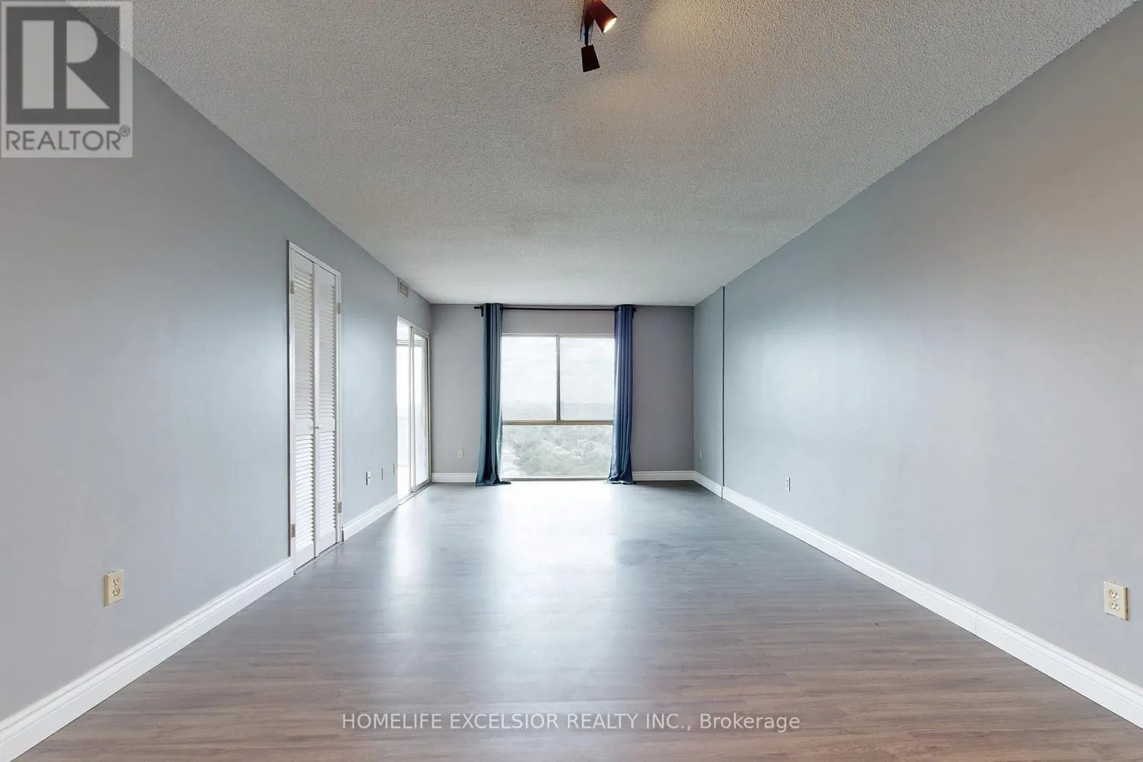 1801 - 5460 YONGE STREET