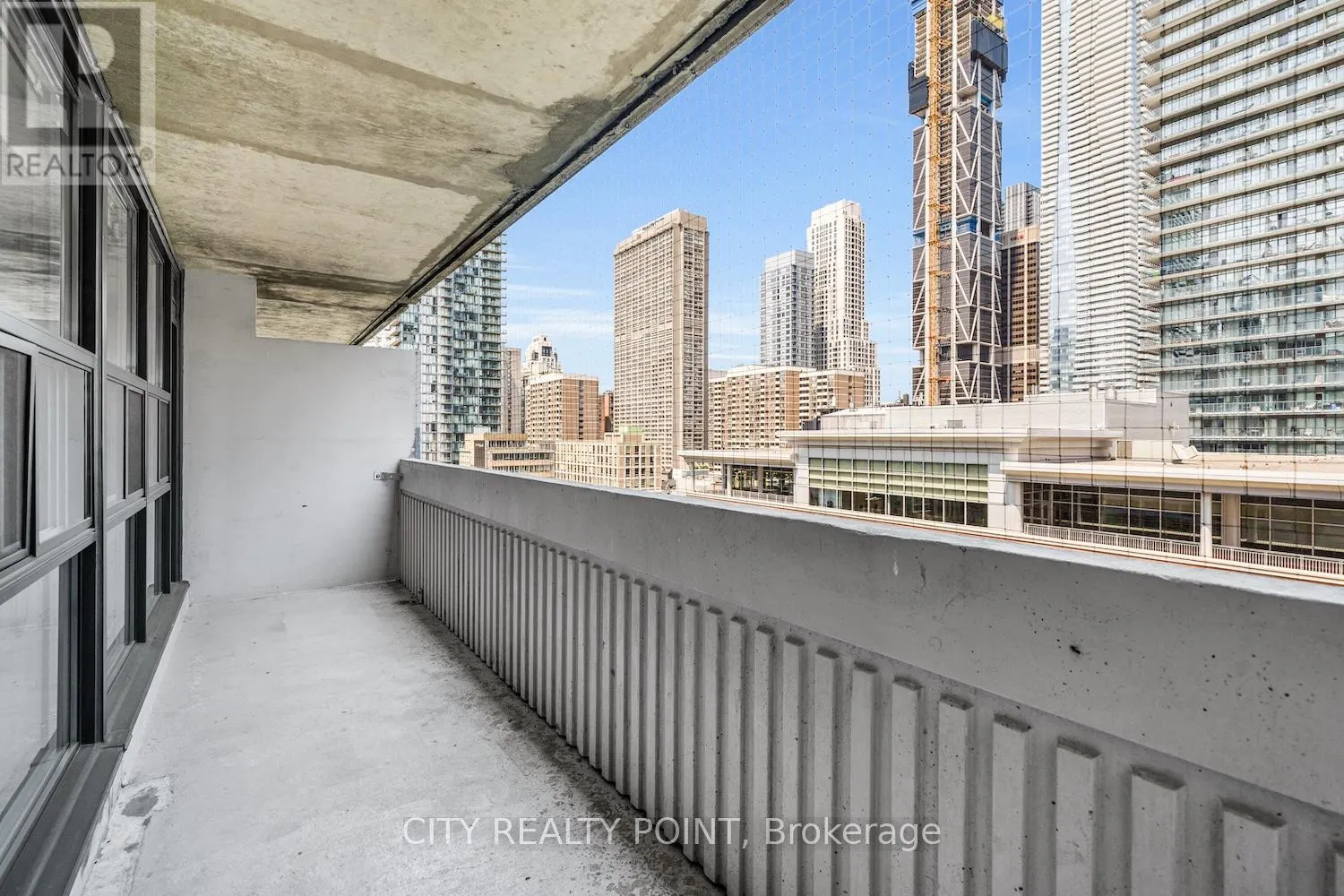2108 - 33 ISABELLA STREET