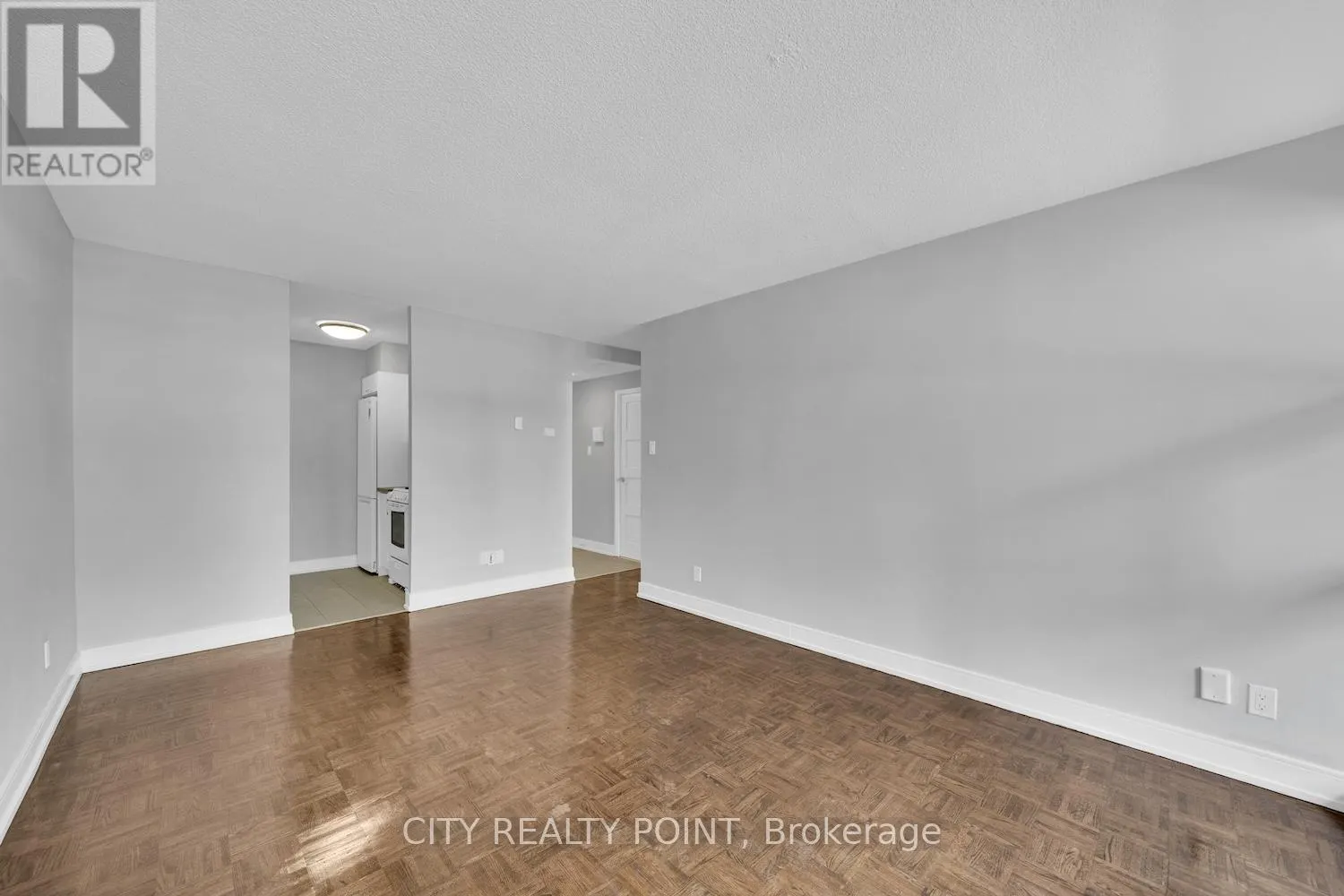 2108 - 33 ISABELLA STREET