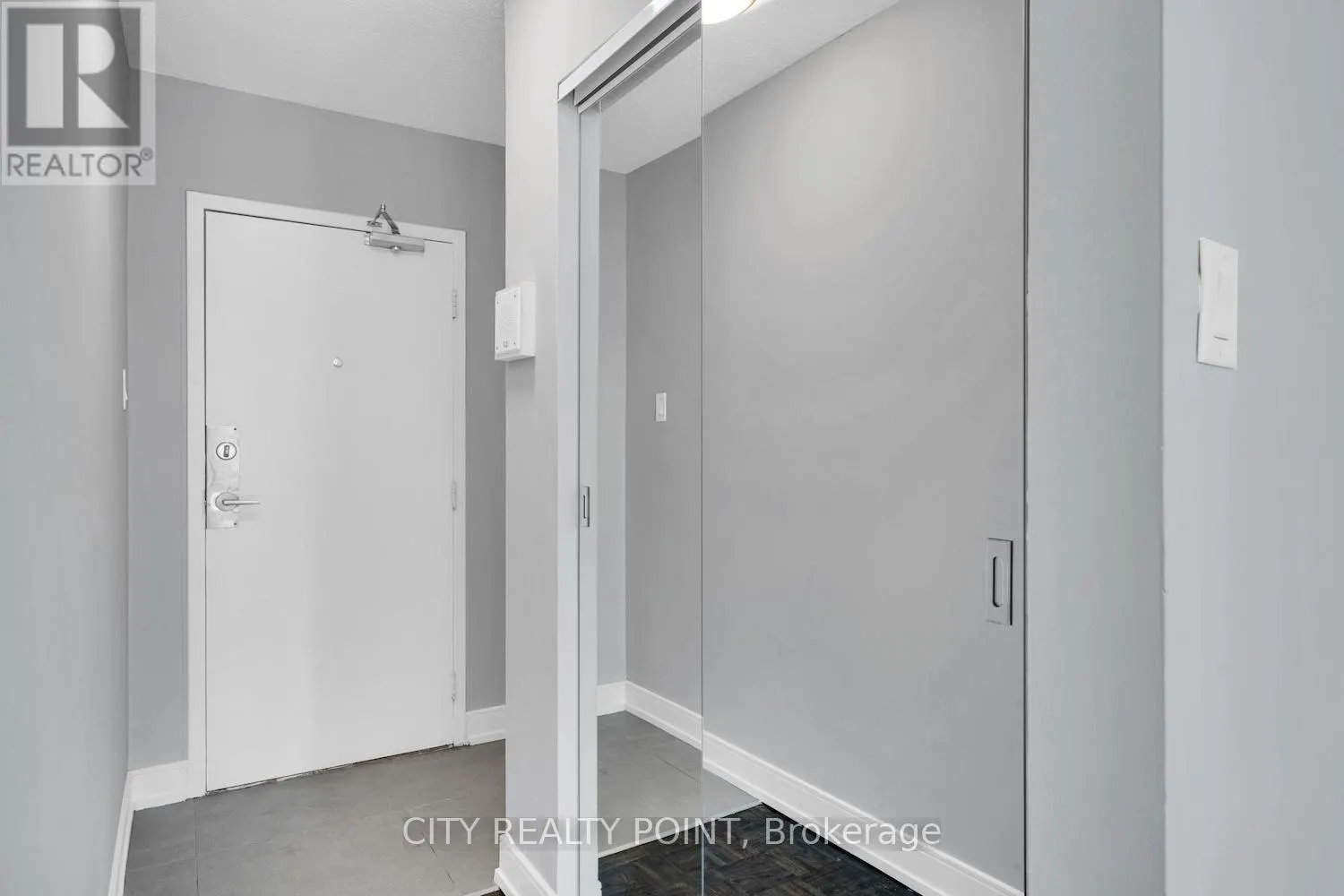 2513 - 33 ISABELLA STREET