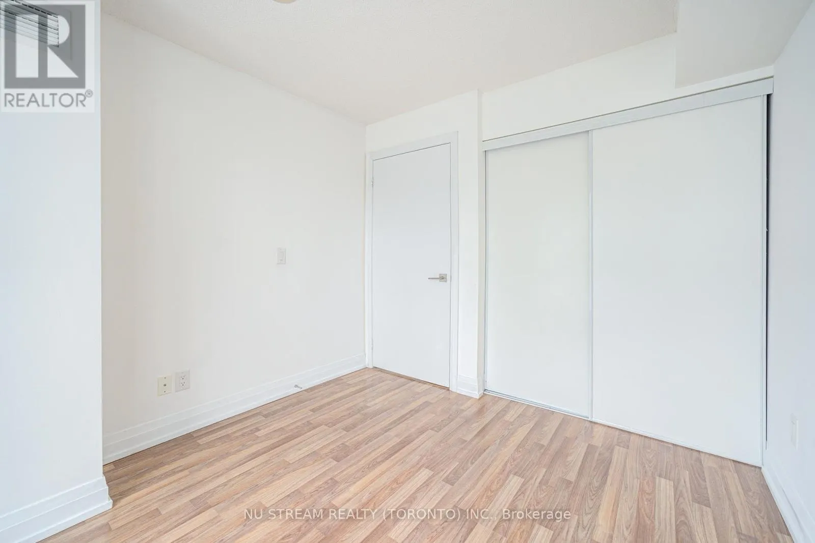E810 - 555 WILSON AVENUE