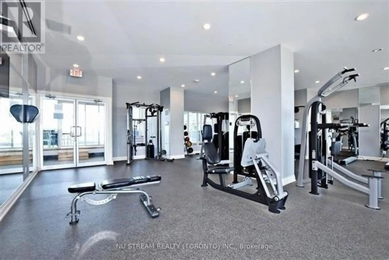 E810 - 555 WILSON AVENUE