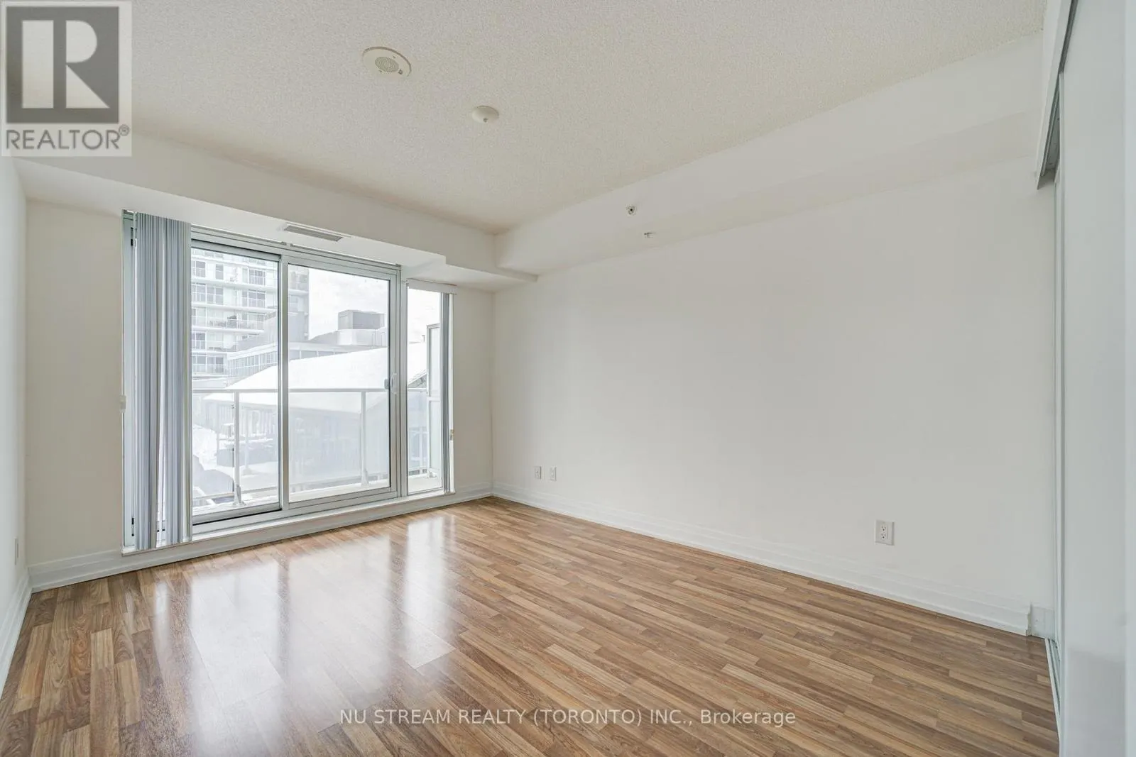 E810 - 555 WILSON AVENUE