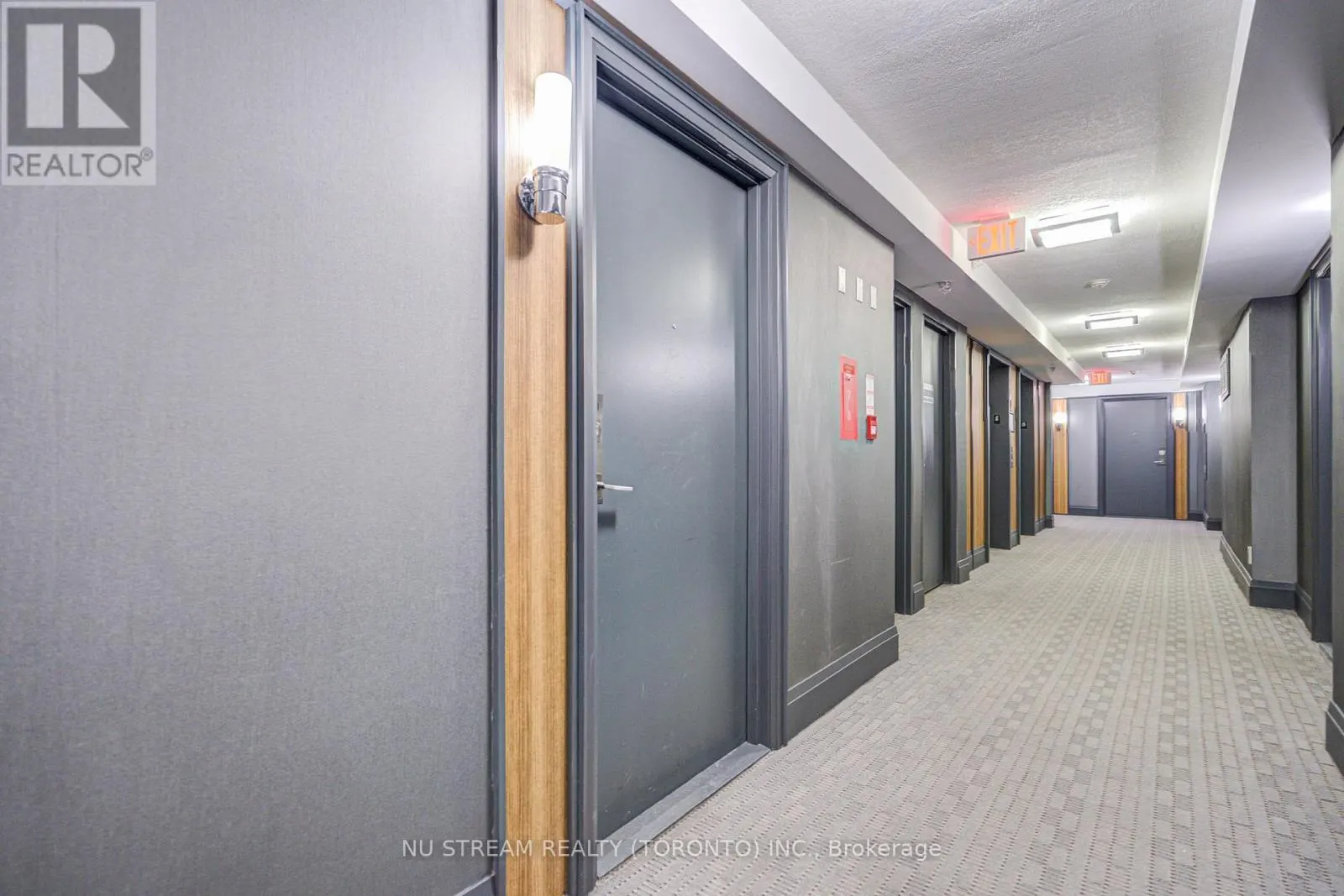 E810 - 555 WILSON AVENUE