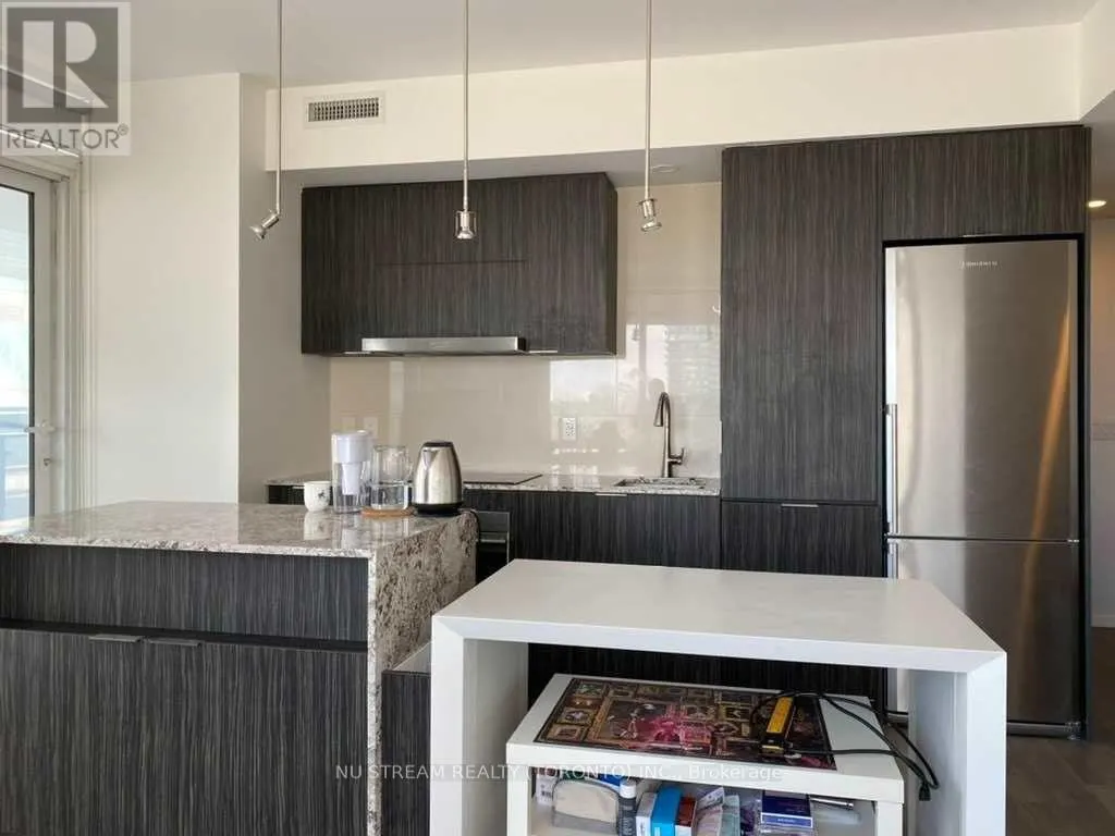 1701 - 1 BLOOR STREET E