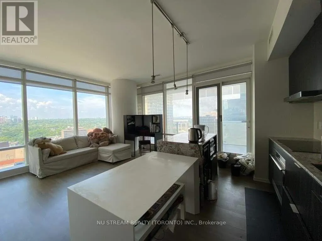 1701 - 1 BLOOR STREET E