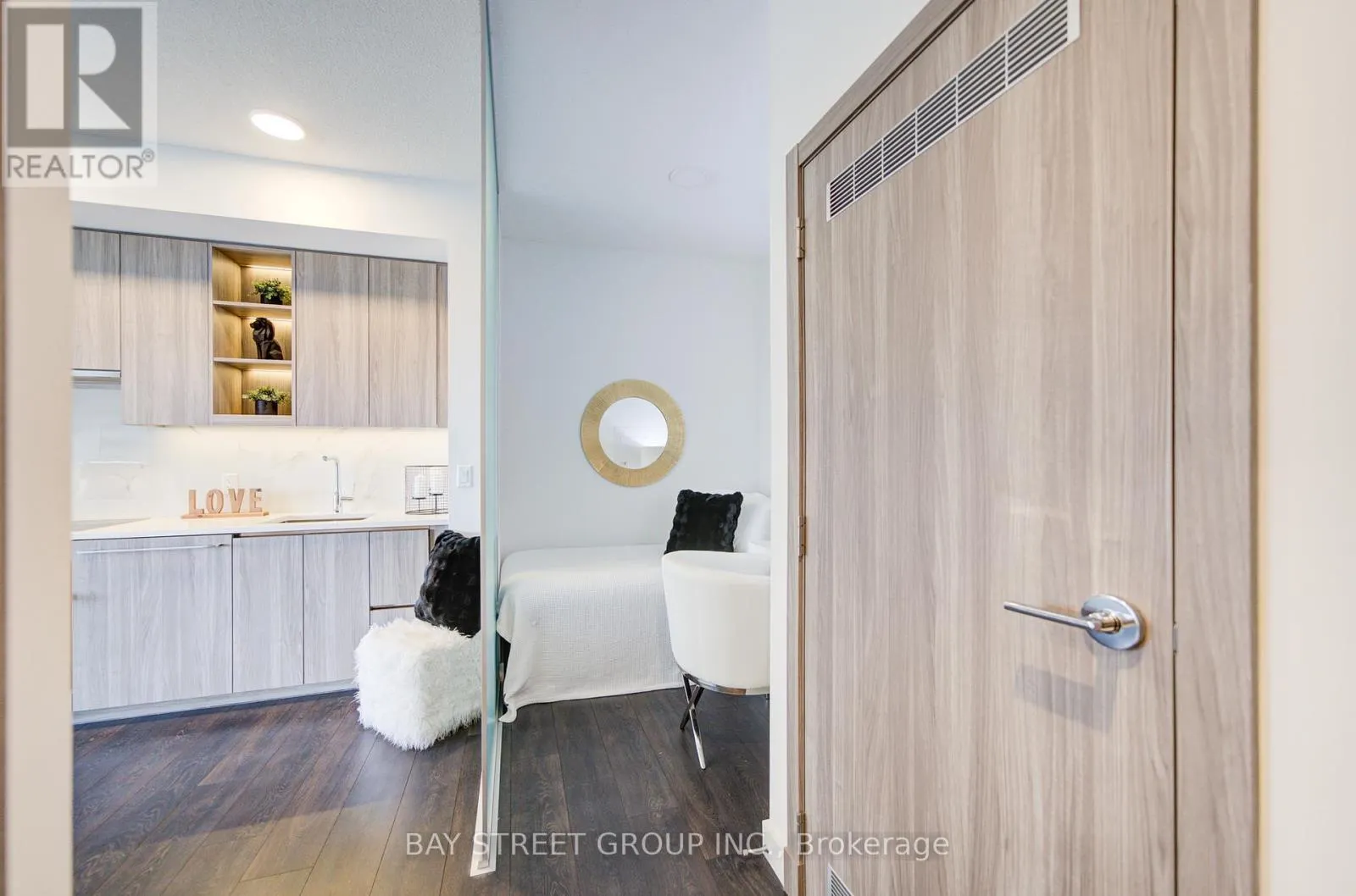 1507 - 27 MCMAHON DRIVE
