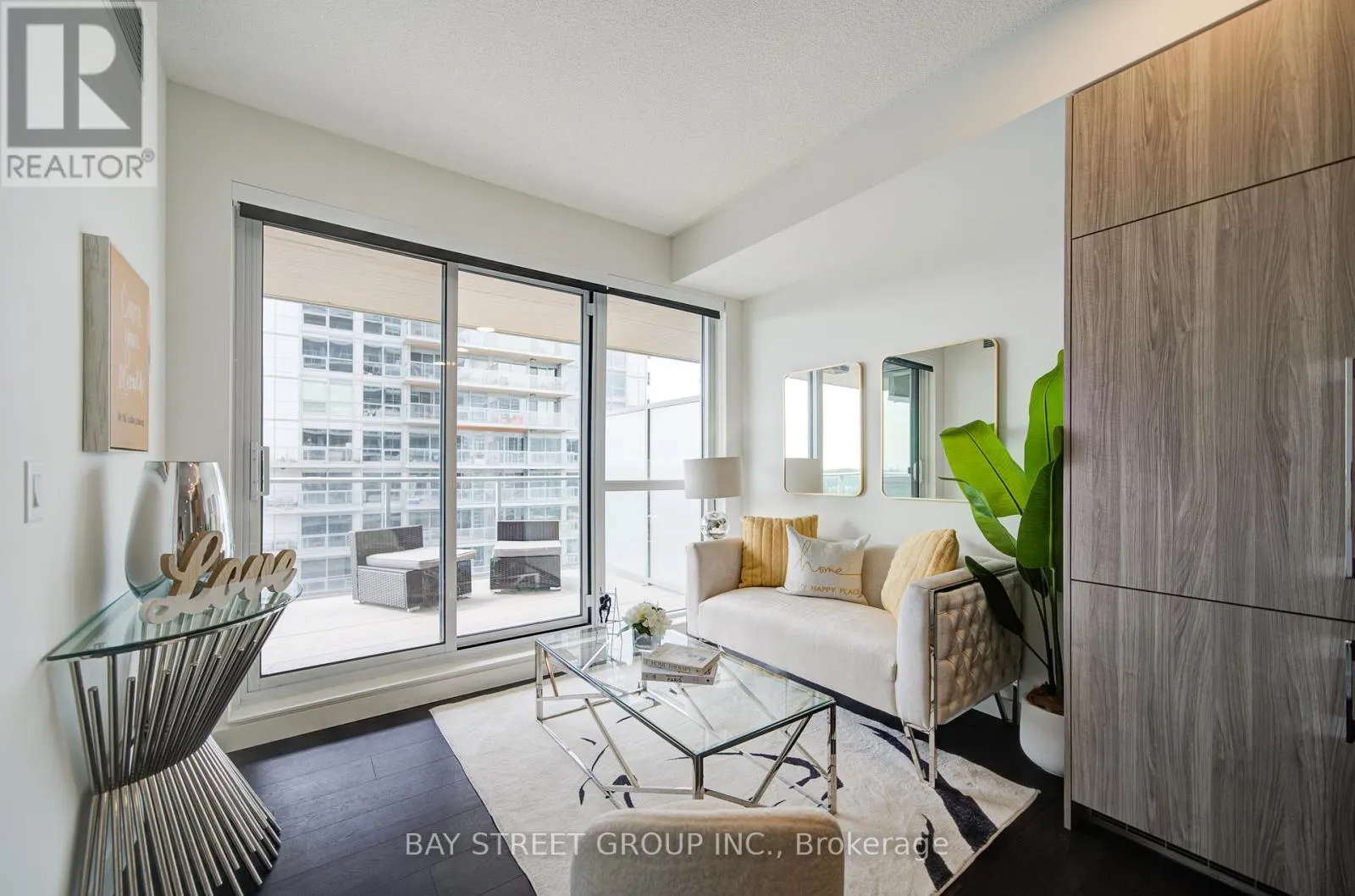 1507 - 27 MCMAHON DRIVE