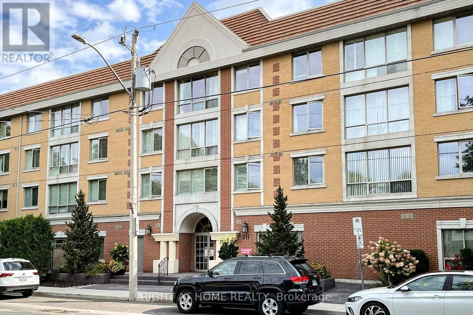 310 - 211 RANDOLPH ROAD
