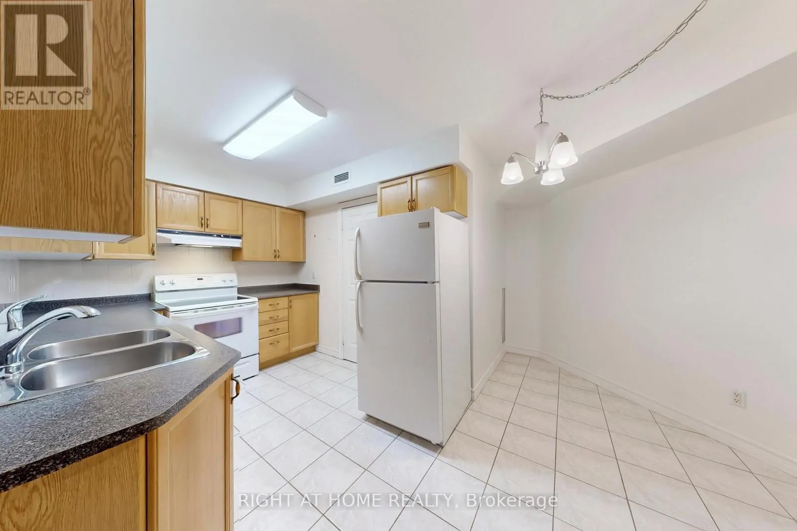 310 - 211 RANDOLPH ROAD