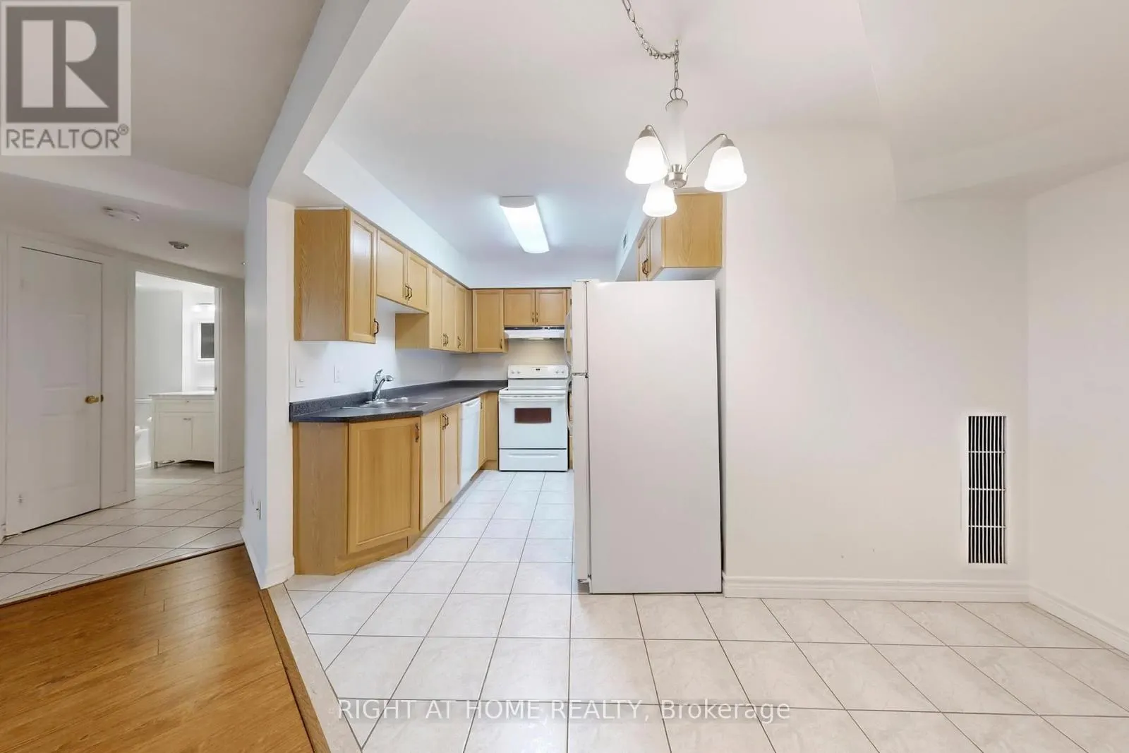 310 - 211 RANDOLPH ROAD