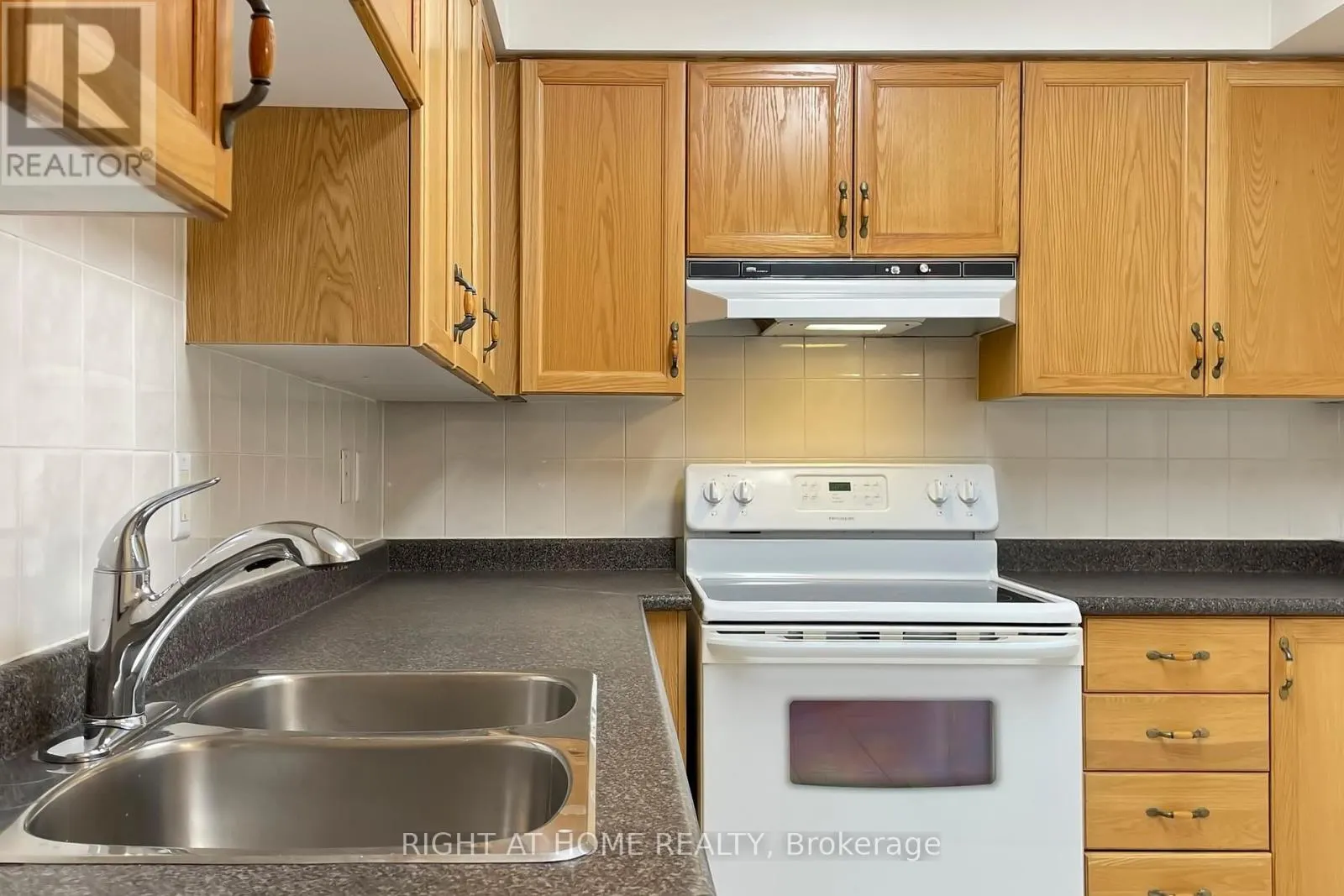 310 - 211 RANDOLPH ROAD